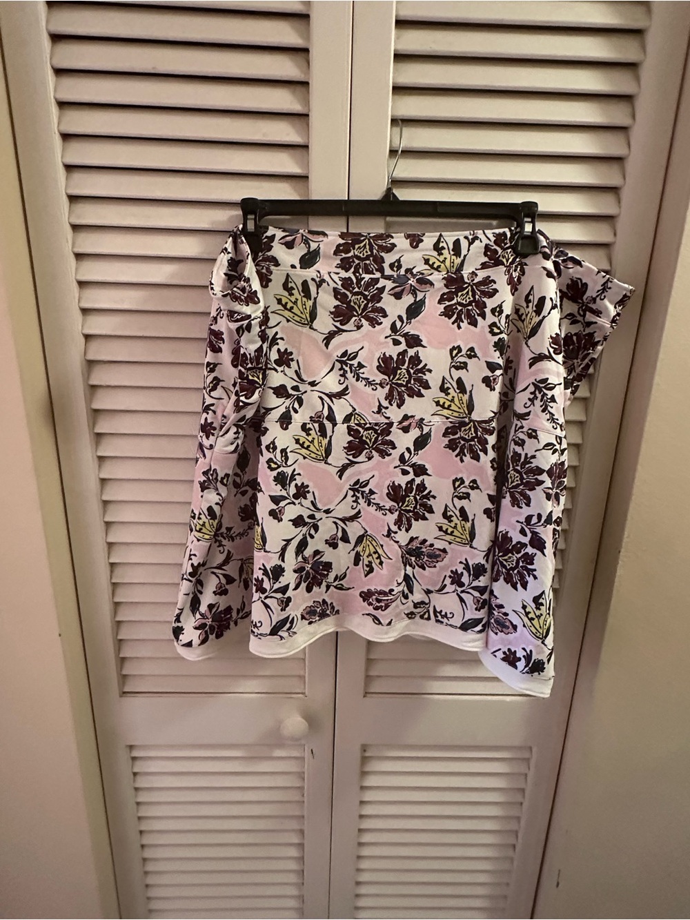 Lady Hagen White Skort with Black & Yellow Floral Pattern